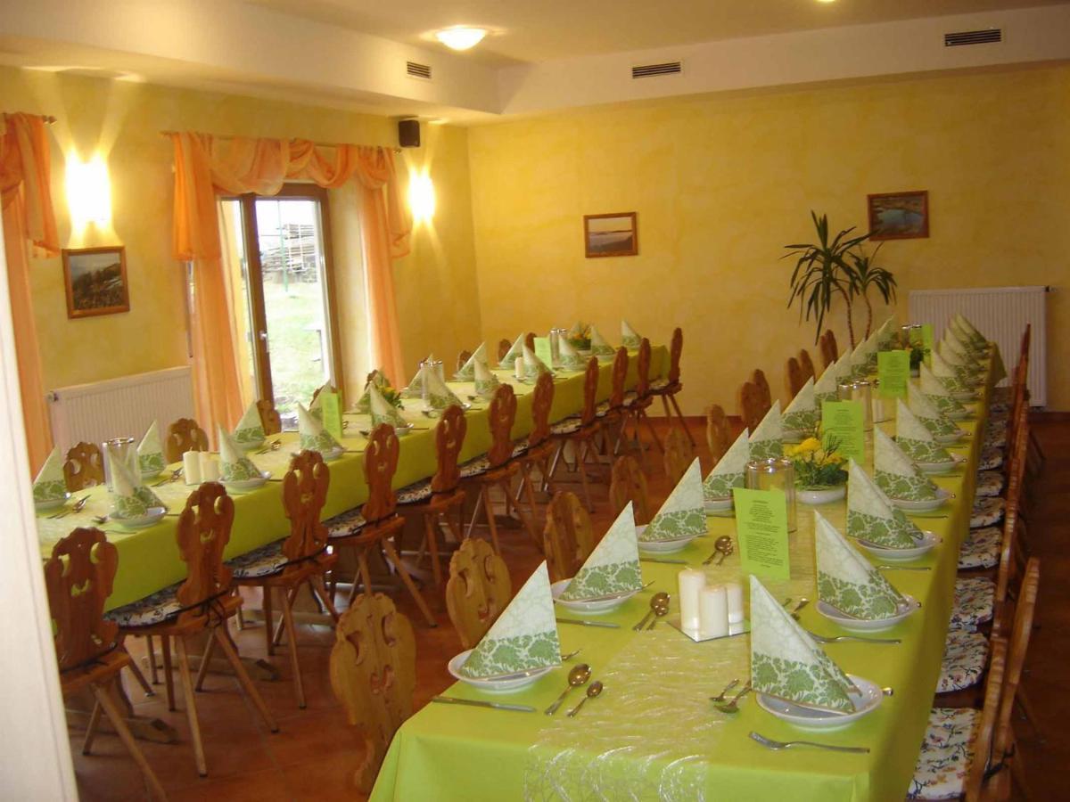 Rhoener Landhotel Haus Zur Wasserkuppe Ehrenberg  エクステリア 写真